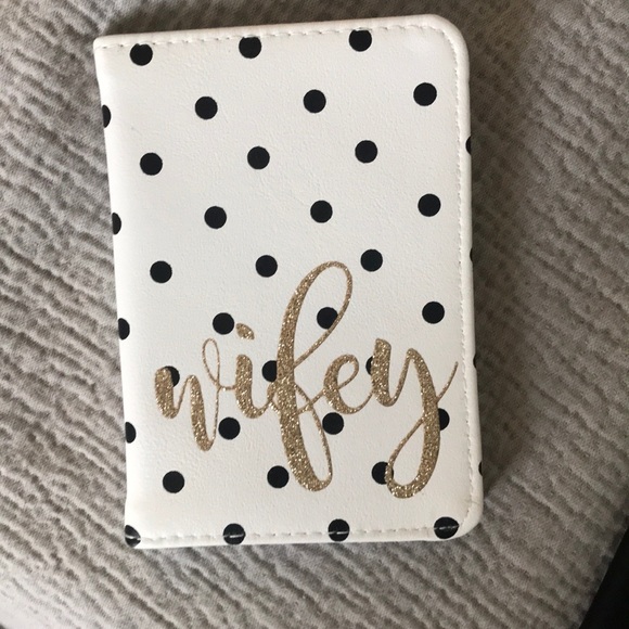 NWOT husband/wife ID passport set - Picture 2 of 8